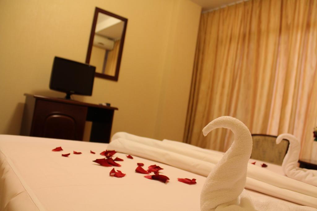Hotel Cristal Năvodari Екстериор снимка