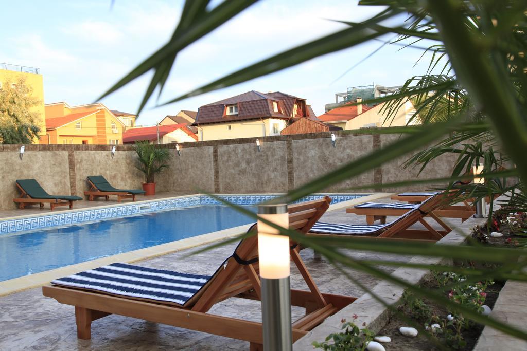 Hotel Cristal Năvodari Екстериор снимка