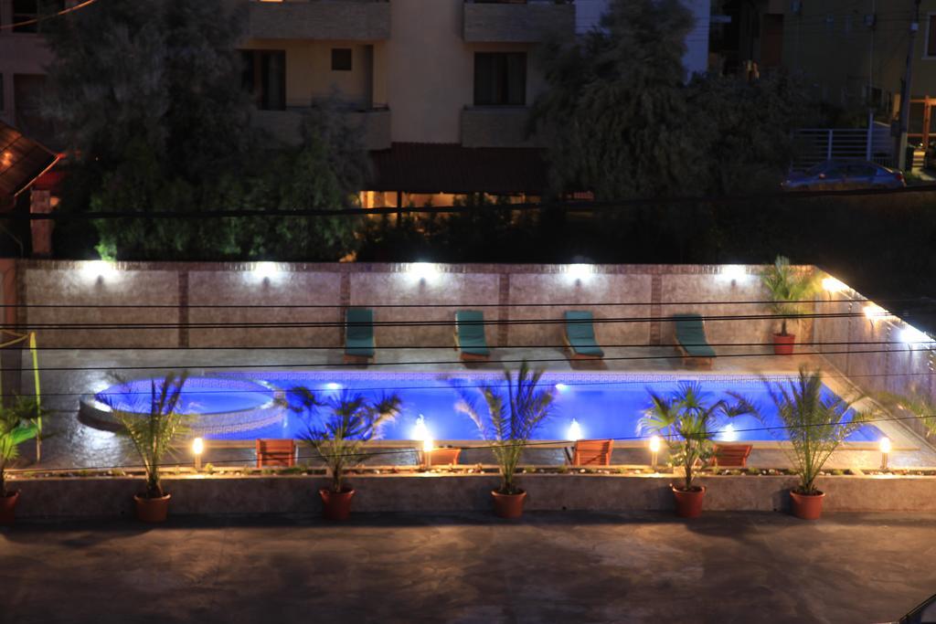 Hotel Cristal Năvodari Екстериор снимка